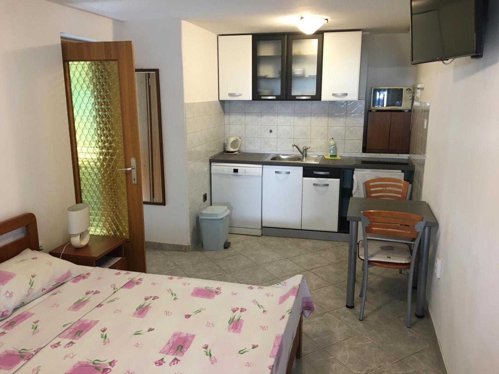 Apartments Biserka Punat Quarto foto